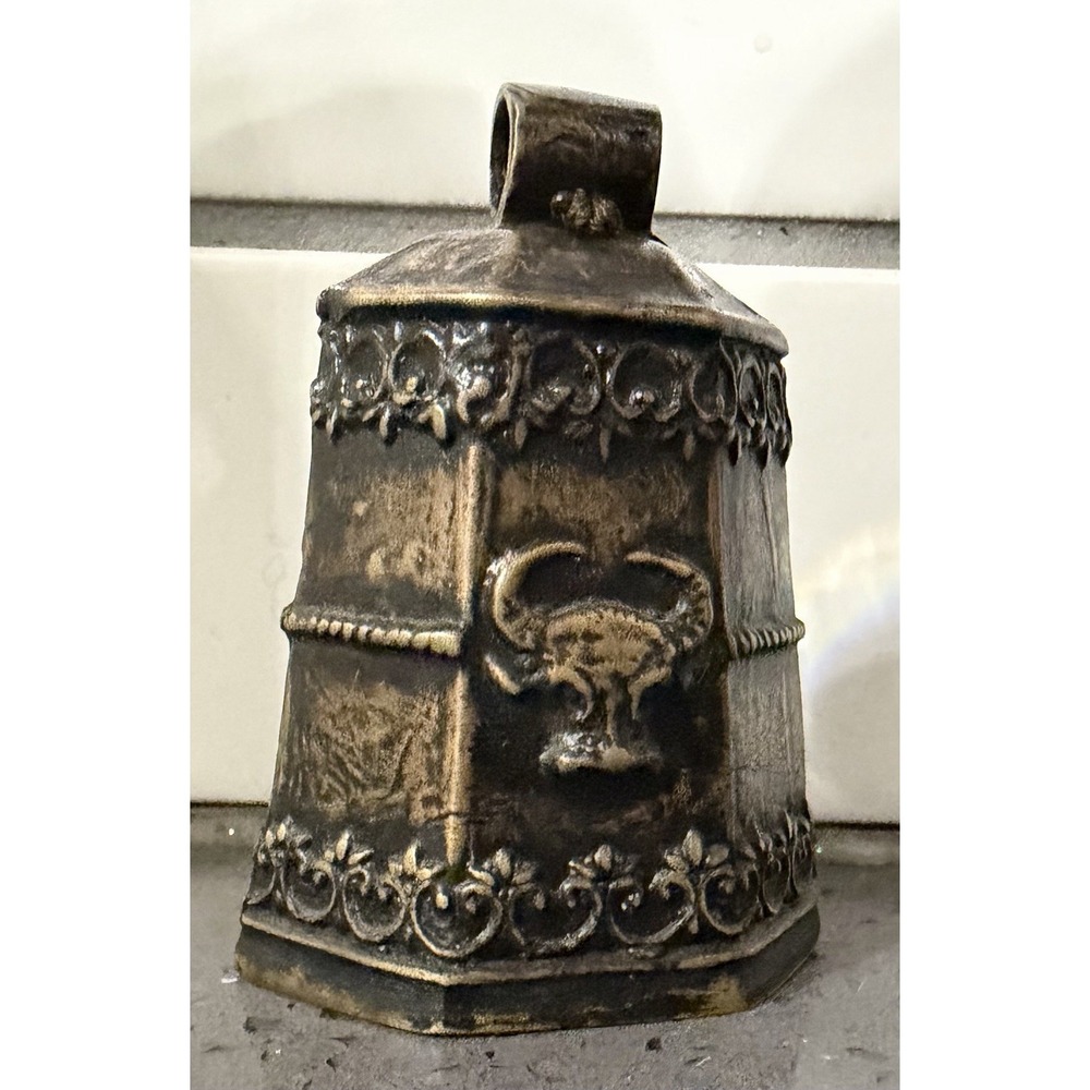 Vintage Primitive Cast‎ Iron Cow Bull Steer Bell Clapper Metal Tribal